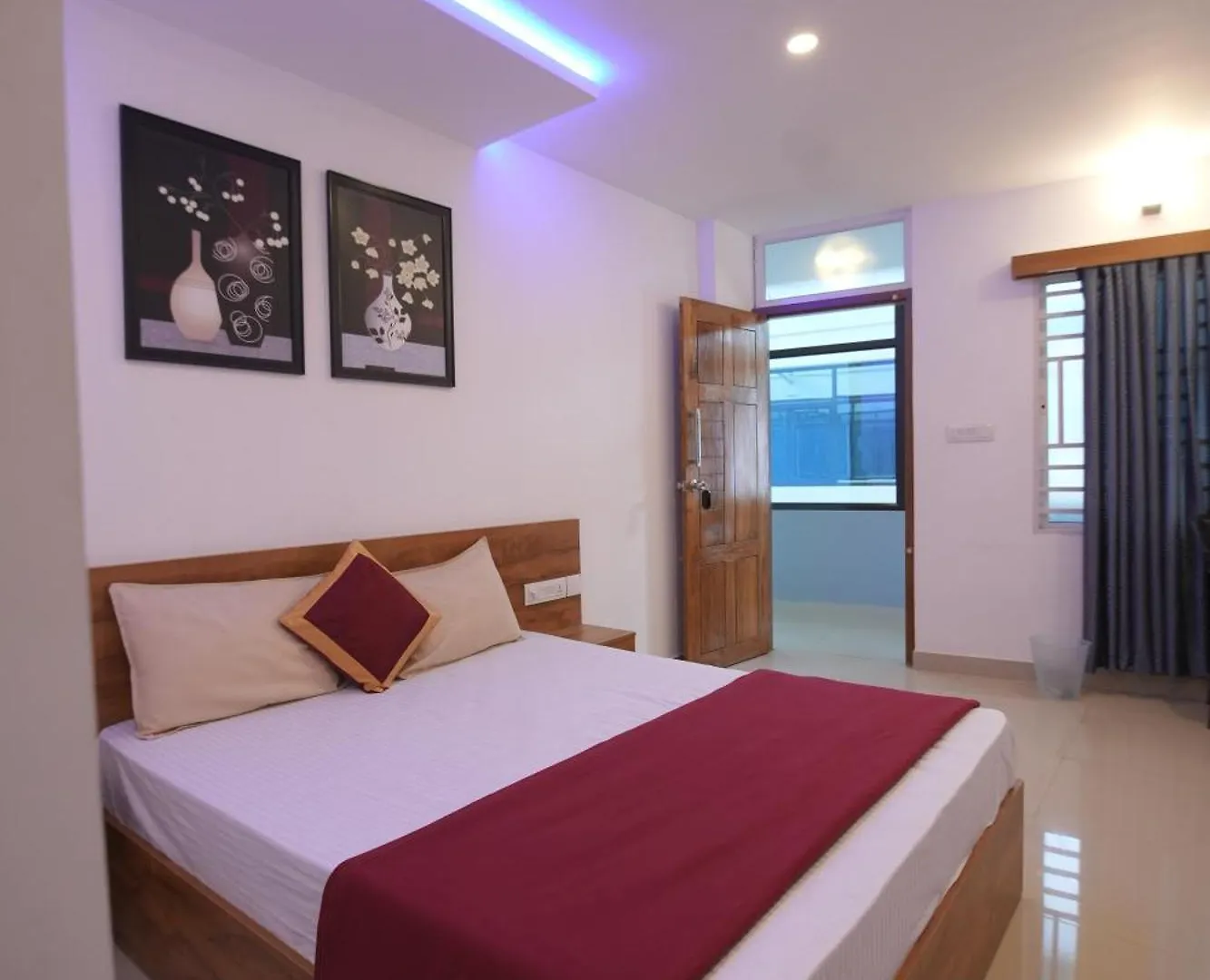 Queen-C Inn Mananthavady Hotel
