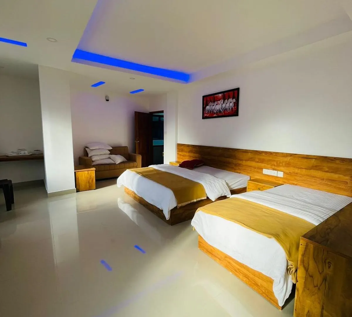 Queen-C Inn Mananthavady Hotel