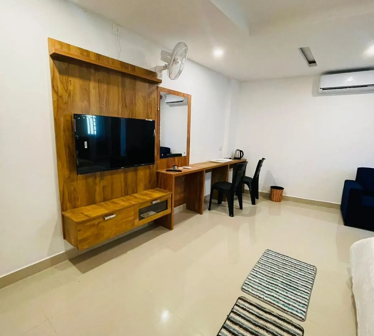Hotel Queen-C Inn Mananthavady