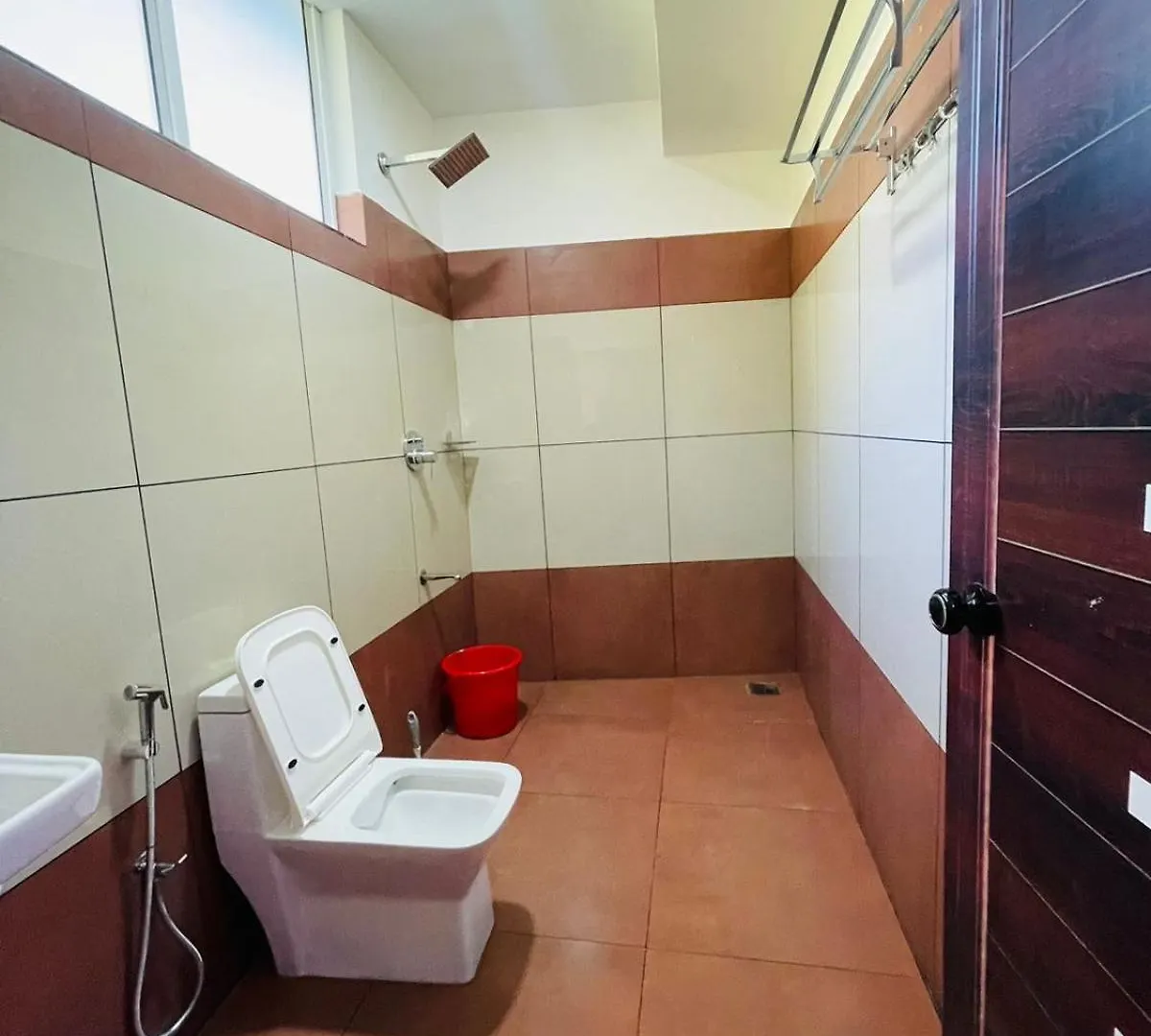 Hotel Queen-C Inn Mananthavady