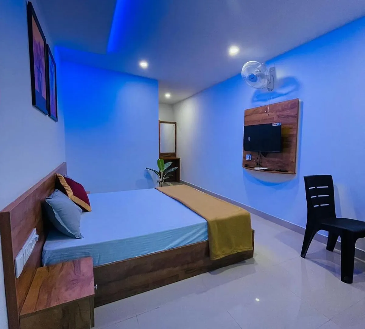 Queen-C Inn Mananthavady Hotel